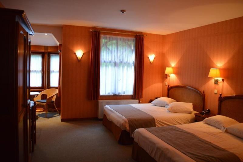 Hotel Du Roy Bouillon Ngoại thất bức ảnh