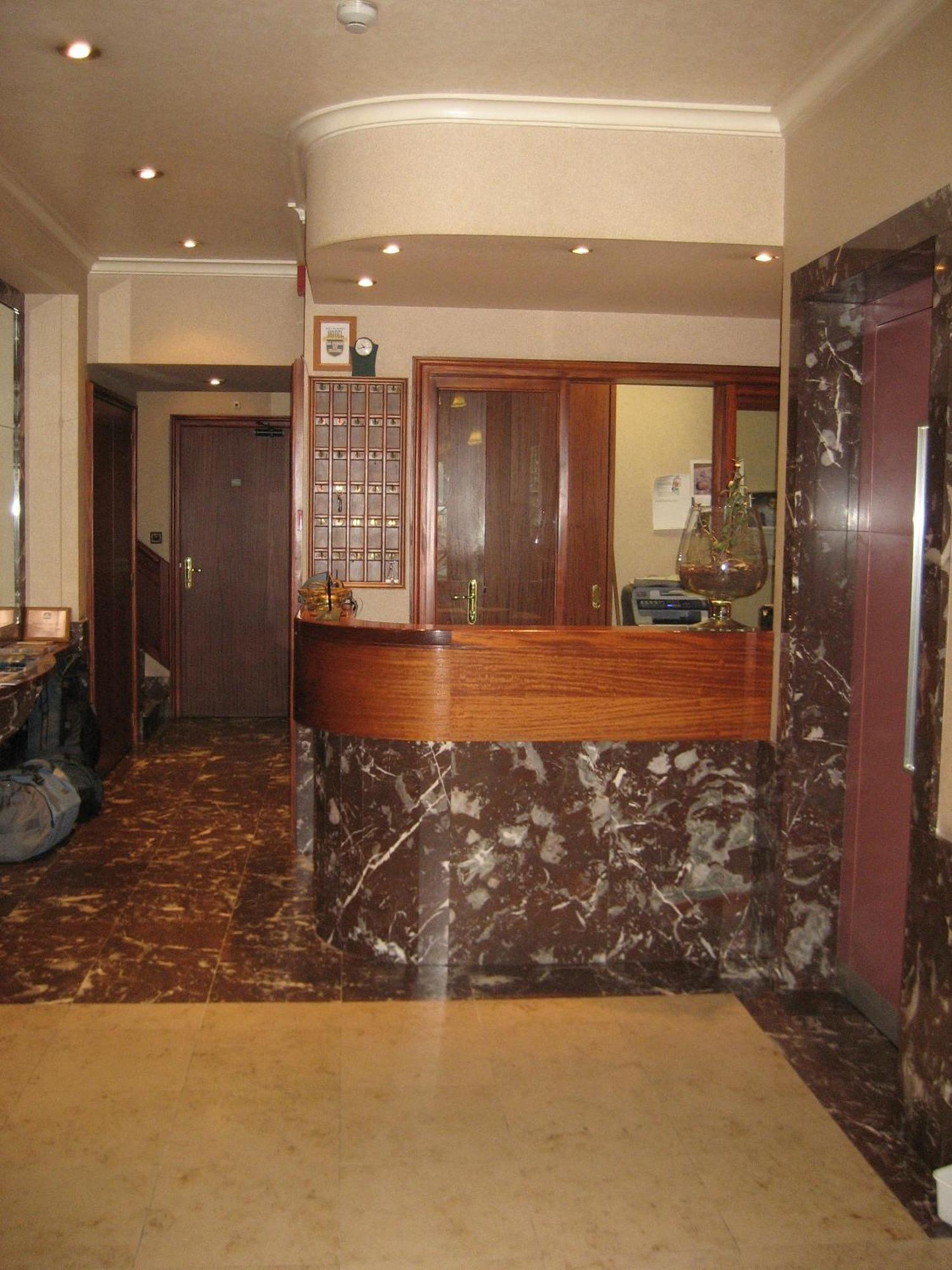 Hotel Du Roy Bouillon Ngoại thất bức ảnh