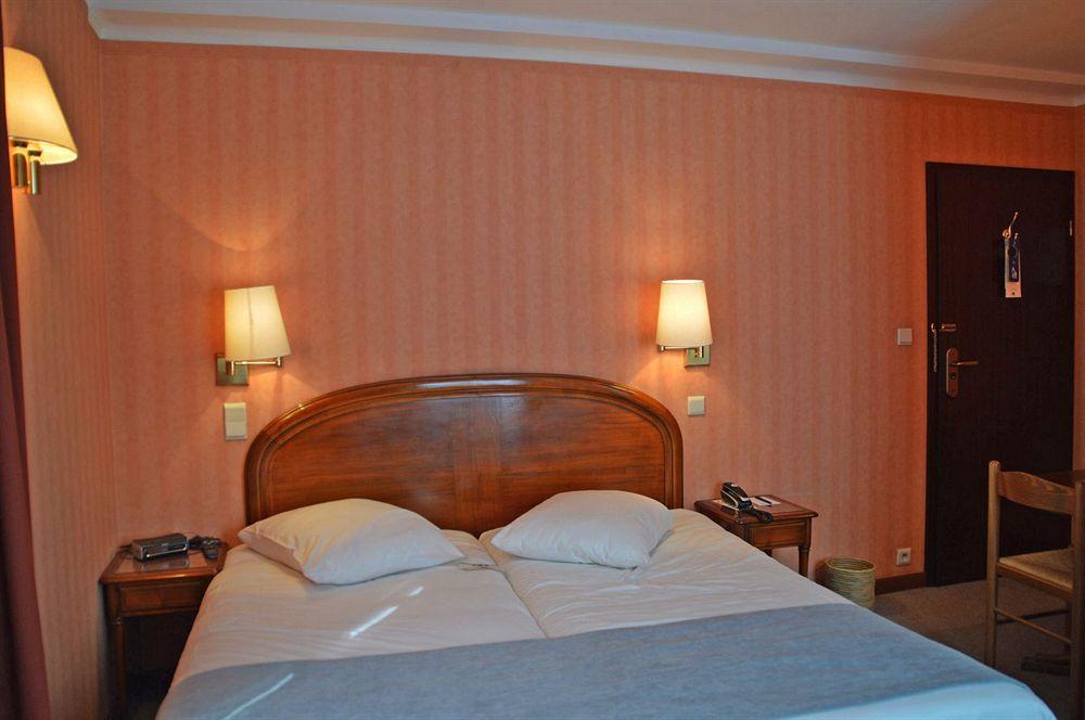 Hotel Du Roy Bouillon Ngoại thất bức ảnh