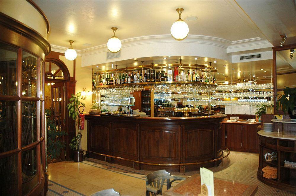 Hotel Du Roy Bouillon Ngoại thất bức ảnh