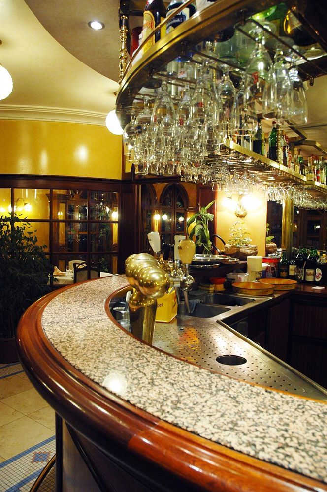 Hotel Du Roy Bouillon Ngoại thất bức ảnh