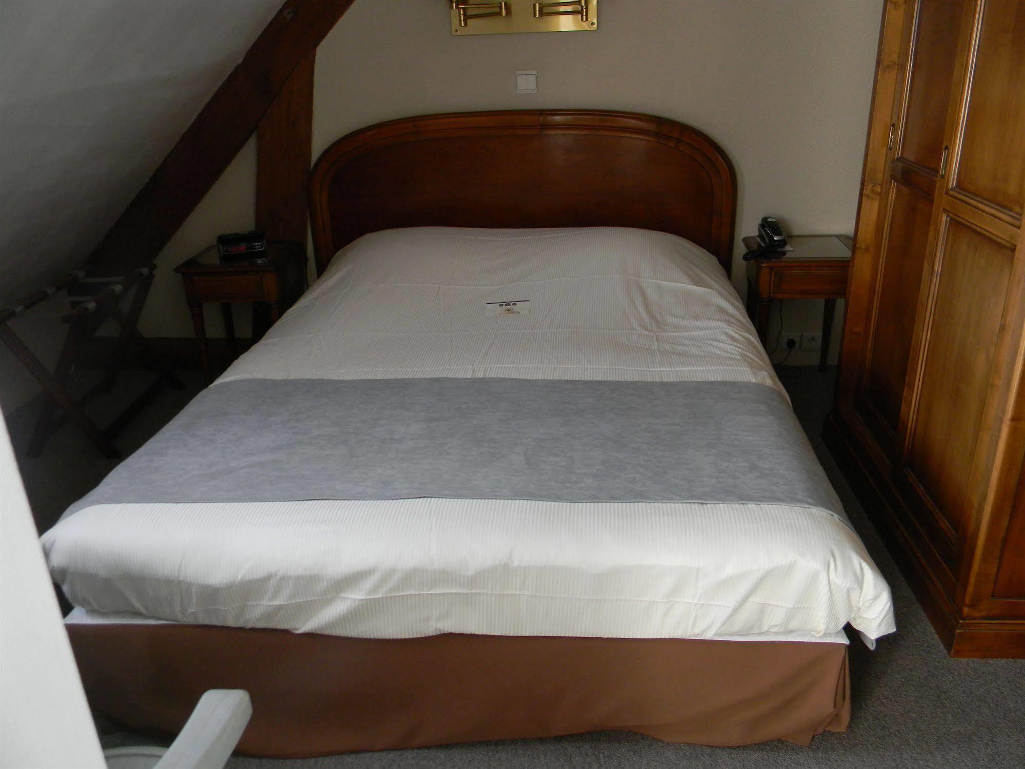 Hotel Du Roy Bouillon Ngoại thất bức ảnh